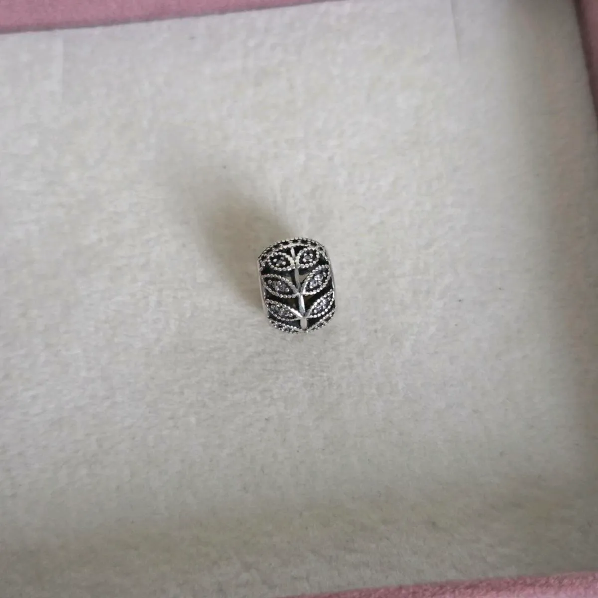 Pandora charm leaves sparkly stamp well used - Image 2