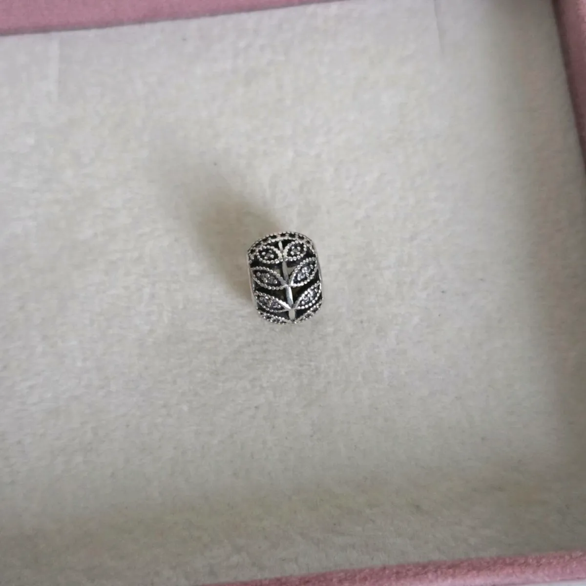 Pandora charm leaves sparkly stamp well used - Image 3