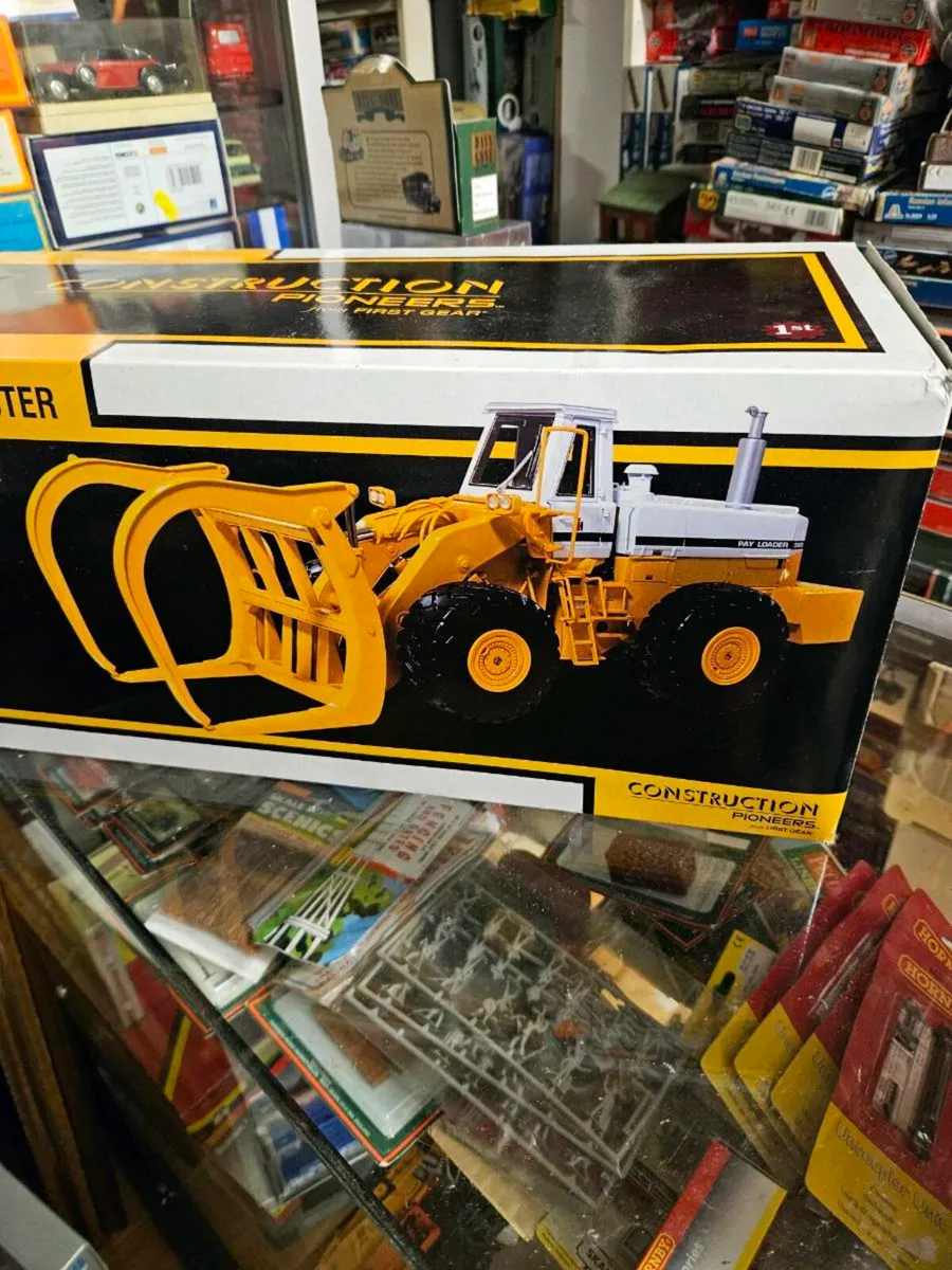 Corgi First Gear International Harvester Log Loade - Image 3