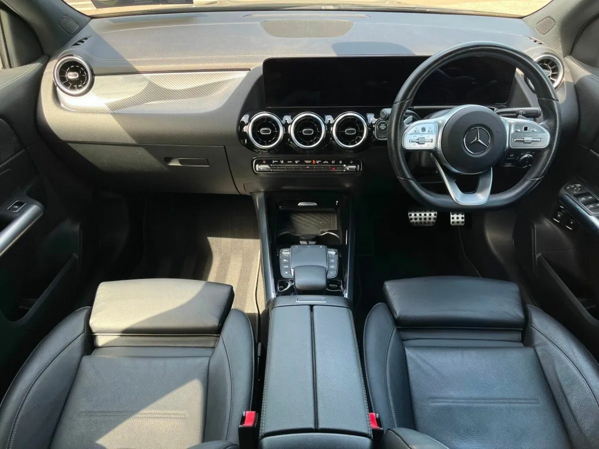 Mercedes-Benz GLA 250e EXCLUSIVE EDITION AMG - Image 2