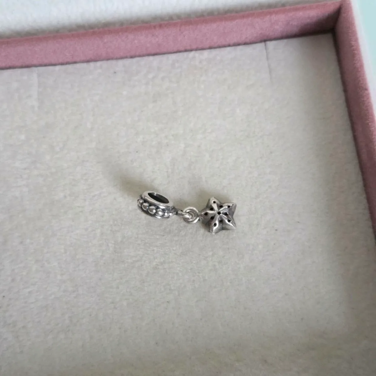 Pandora charm charm sparkly star perfect condition - Image 4