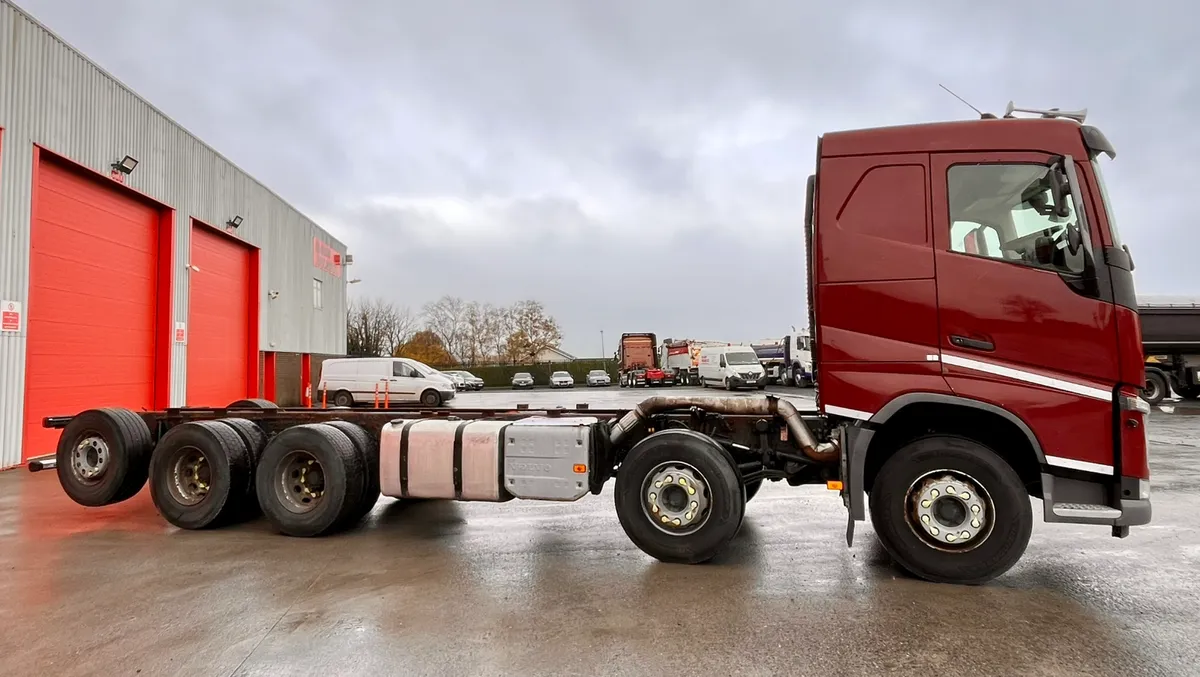 2016 Volvo FH 460 5 Axle Chassis & Cab - Image 4