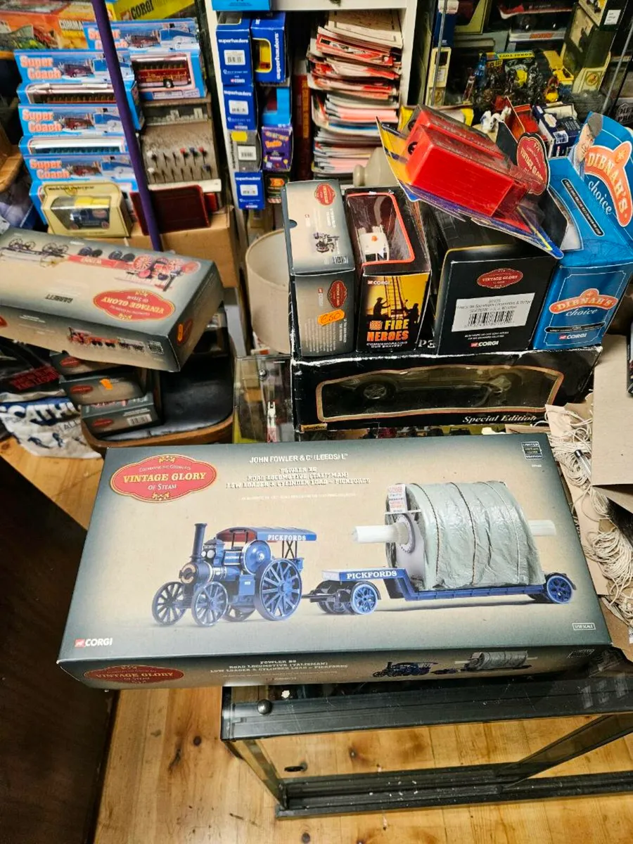 Corgi Steam Traction Engine and Trailer with Load - Image 1