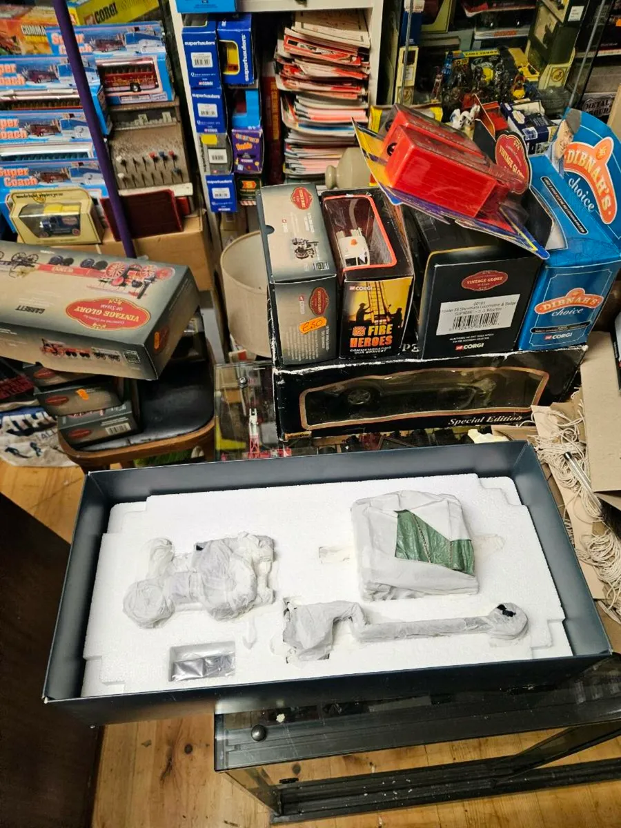 Corgi Steam Traction Engine and Trailer with Load - Image 2