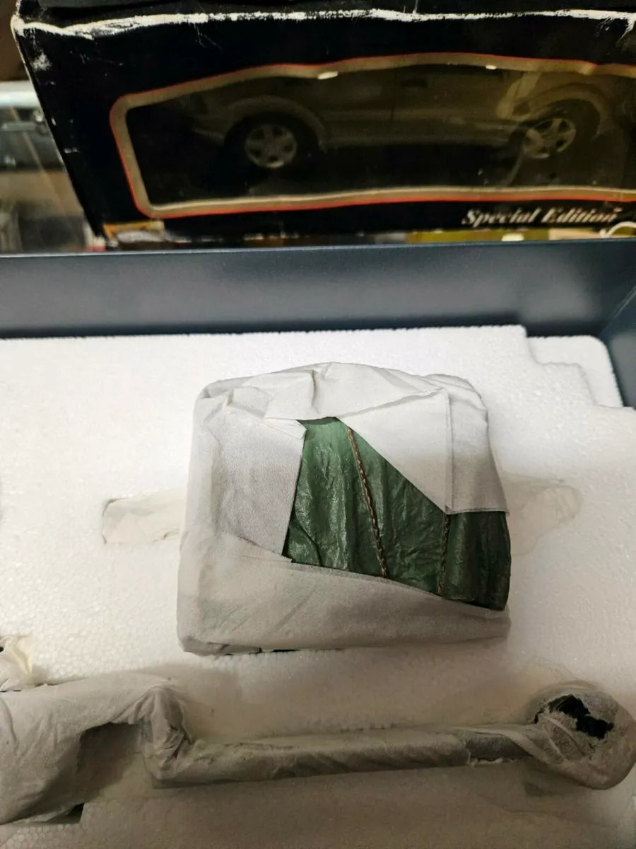 Corgi Steam Traction Engine and Trailer with Load - Image 4