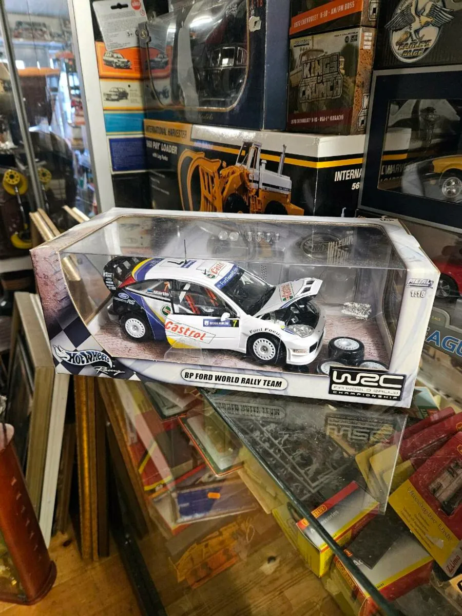 Corgi Hotwheels Ford Focus Rally 1.18 - Image 1