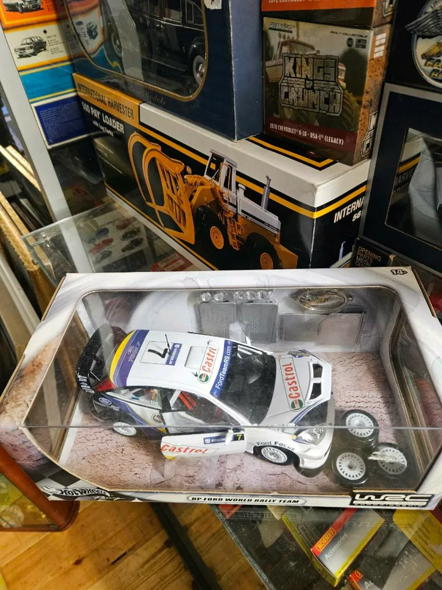 Corgi Hotwheels Ford Focus Rally 1.18 - Image 3