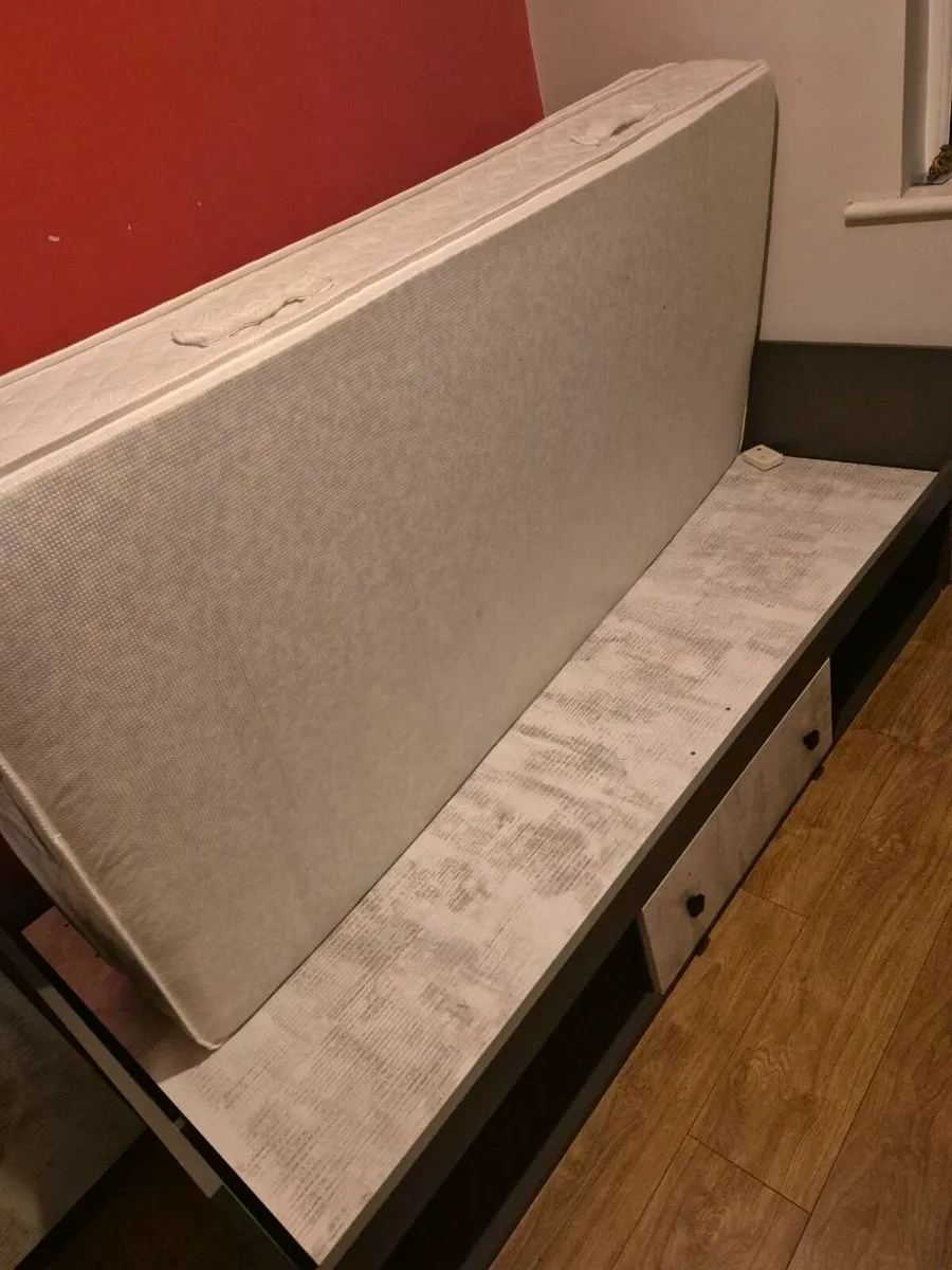 Bed for teenager - Image 2