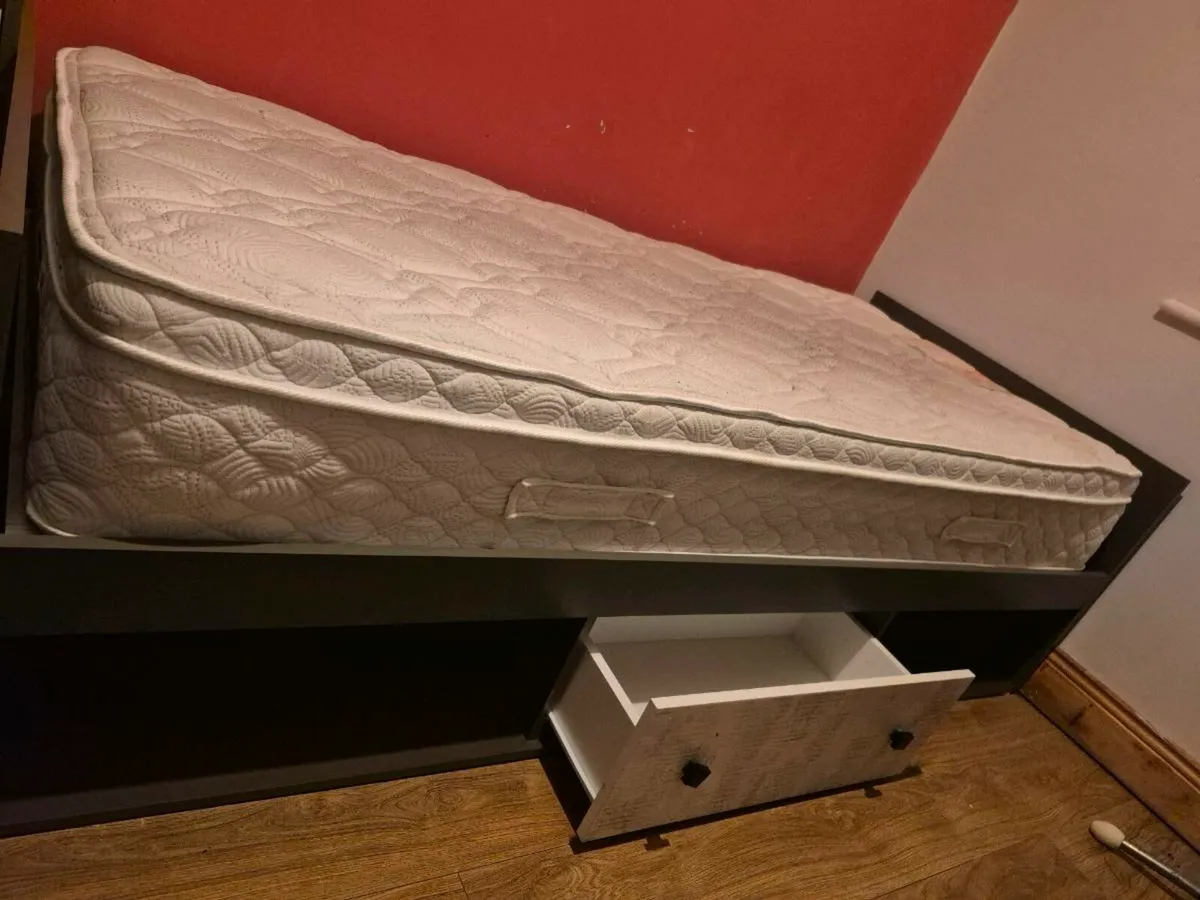 Bed for teenager - Image 3