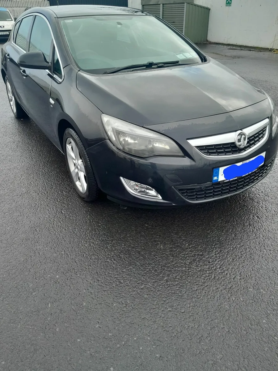 Vauxhall Astra 2011 - Image 1