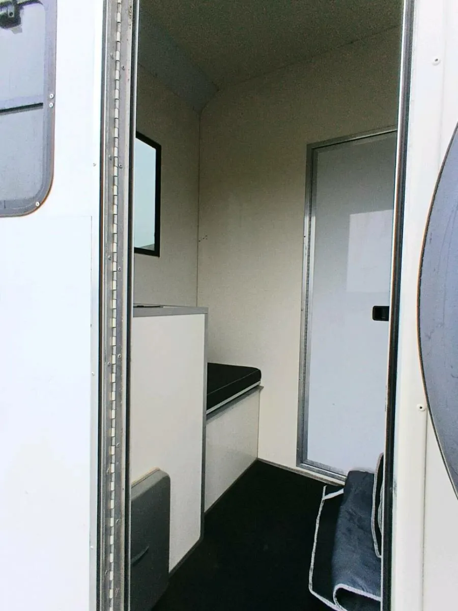 Horse lorry 3.5t - Image 3