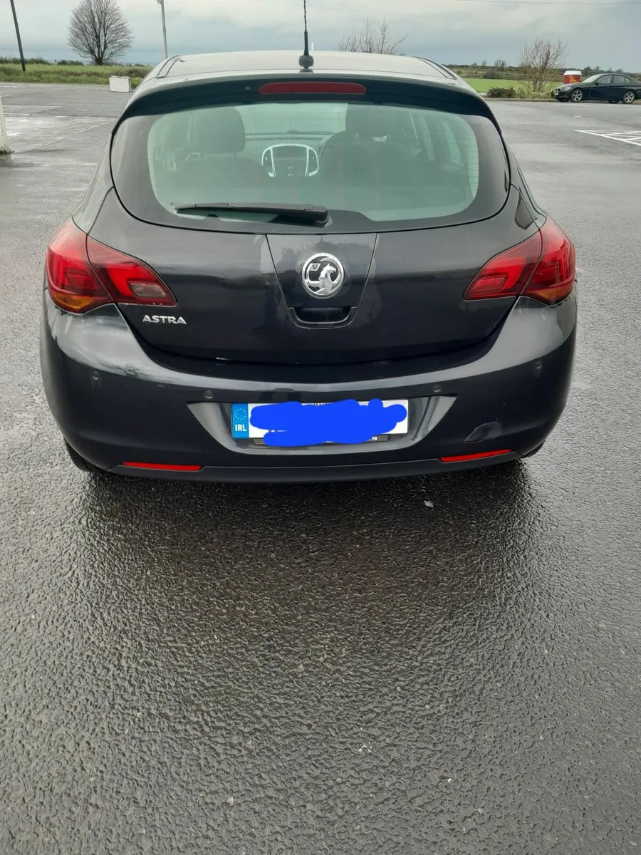 Vauxhall Astra 2011 - Image 2