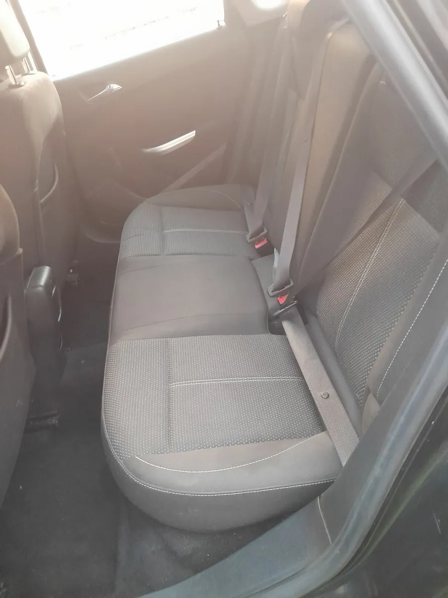 Vauxhall Astra 2011 - Image 4