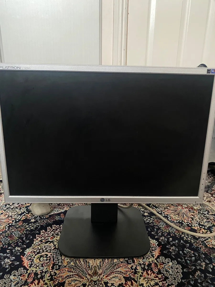 LG Flatron LCD Monitor - L192WS-SN - (19" ) - Image 1