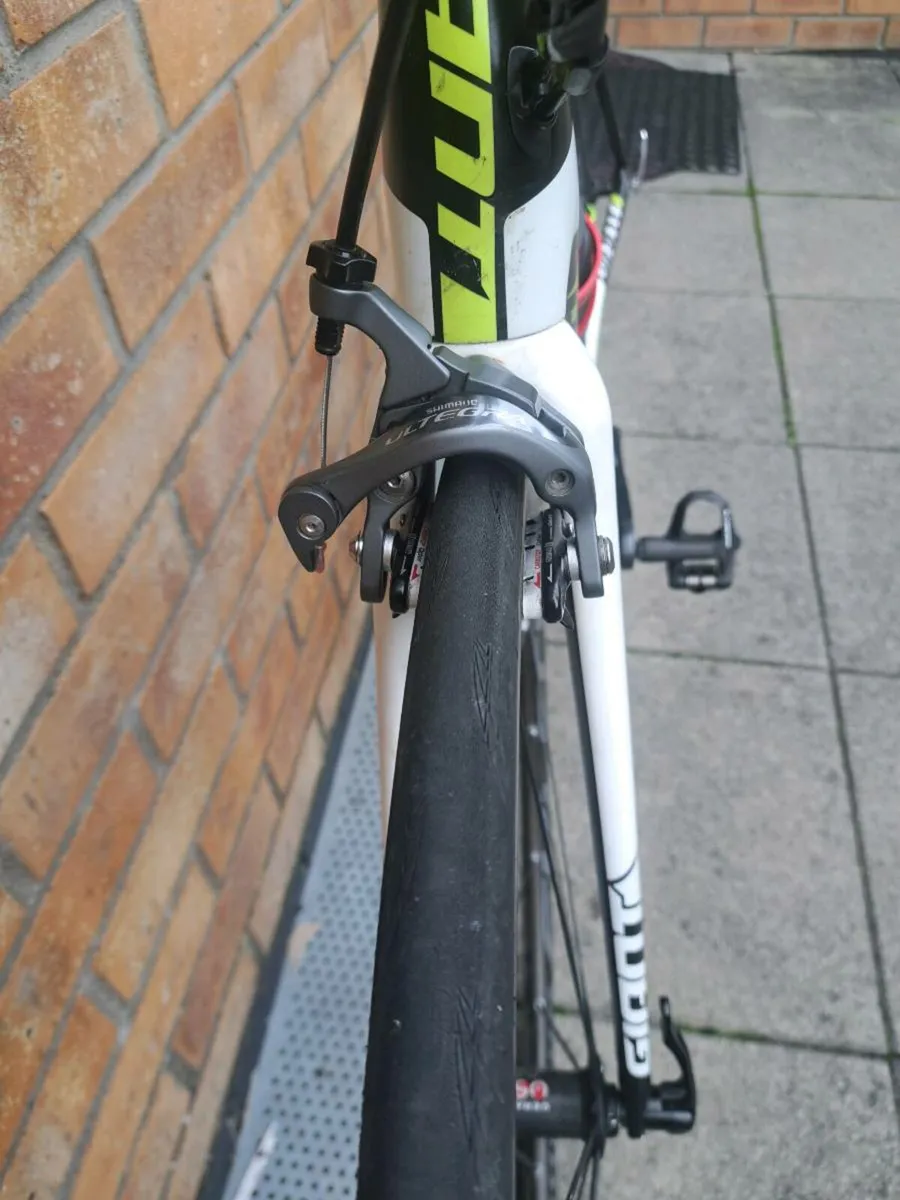 GIANT TCR ADVANCED ROAD BIKE. M SIZE. - Image 3