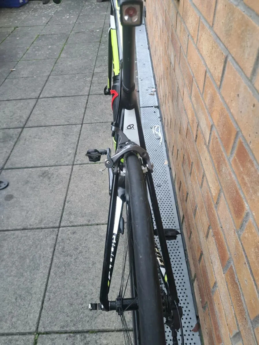 GIANT TCR ADVANCED ROAD BIKE. M SIZE. - Image 4