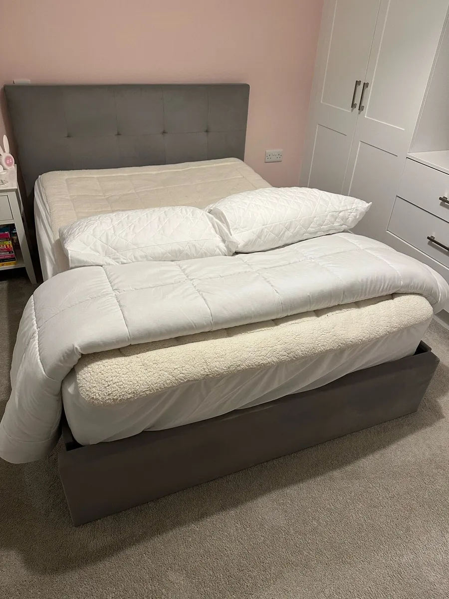 Double Bed Ez Living - Pull out storage