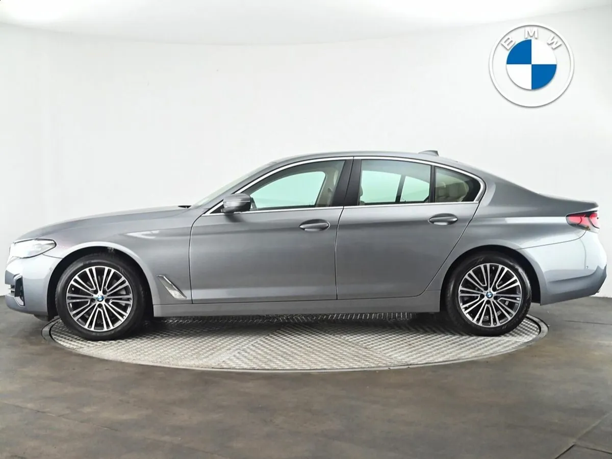 BMW 5-Series 520d SE Saloon - Image 3