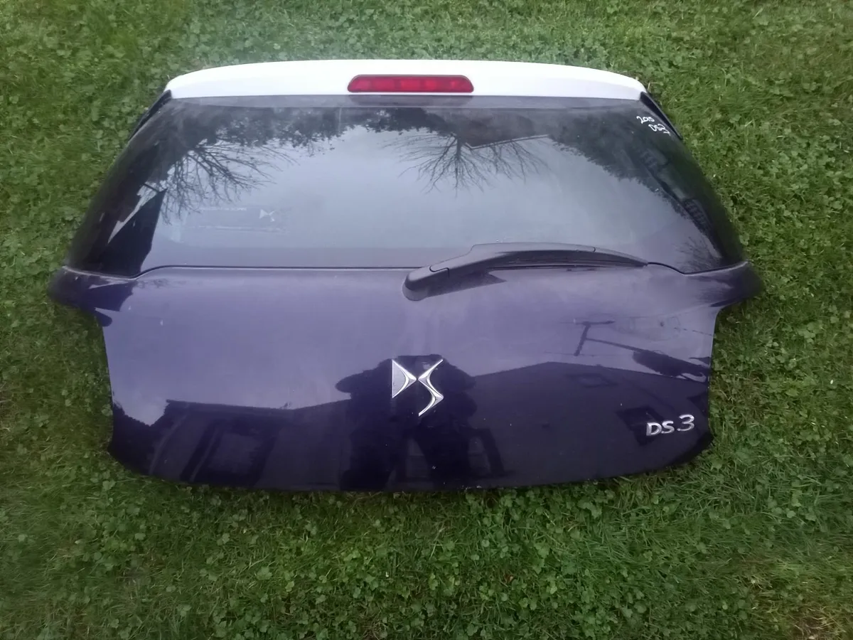 Vw caddy steel rims and. Tyres plus a DS3 tailgate - Image 2