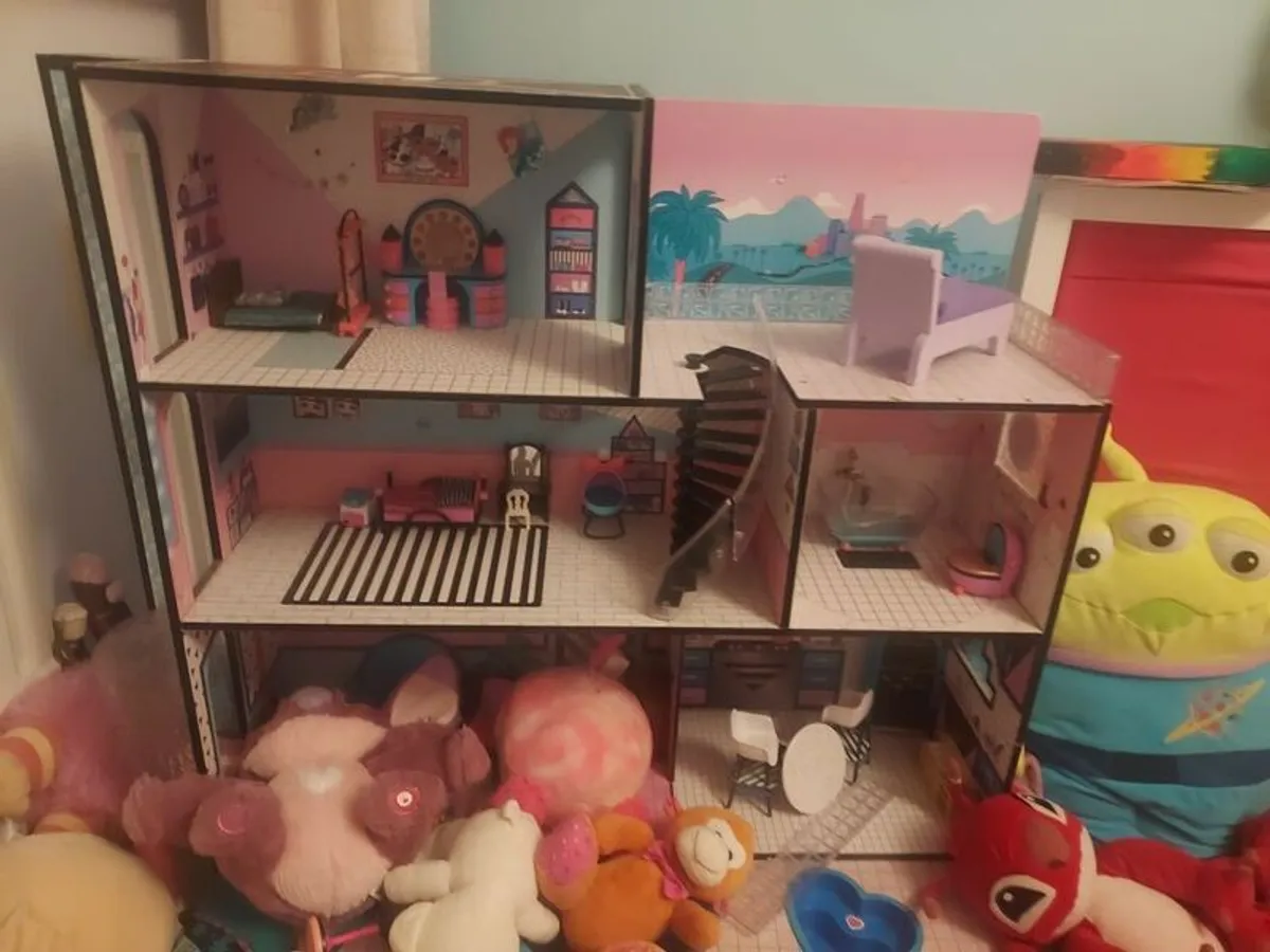 LOL Dolls house - Image 1
