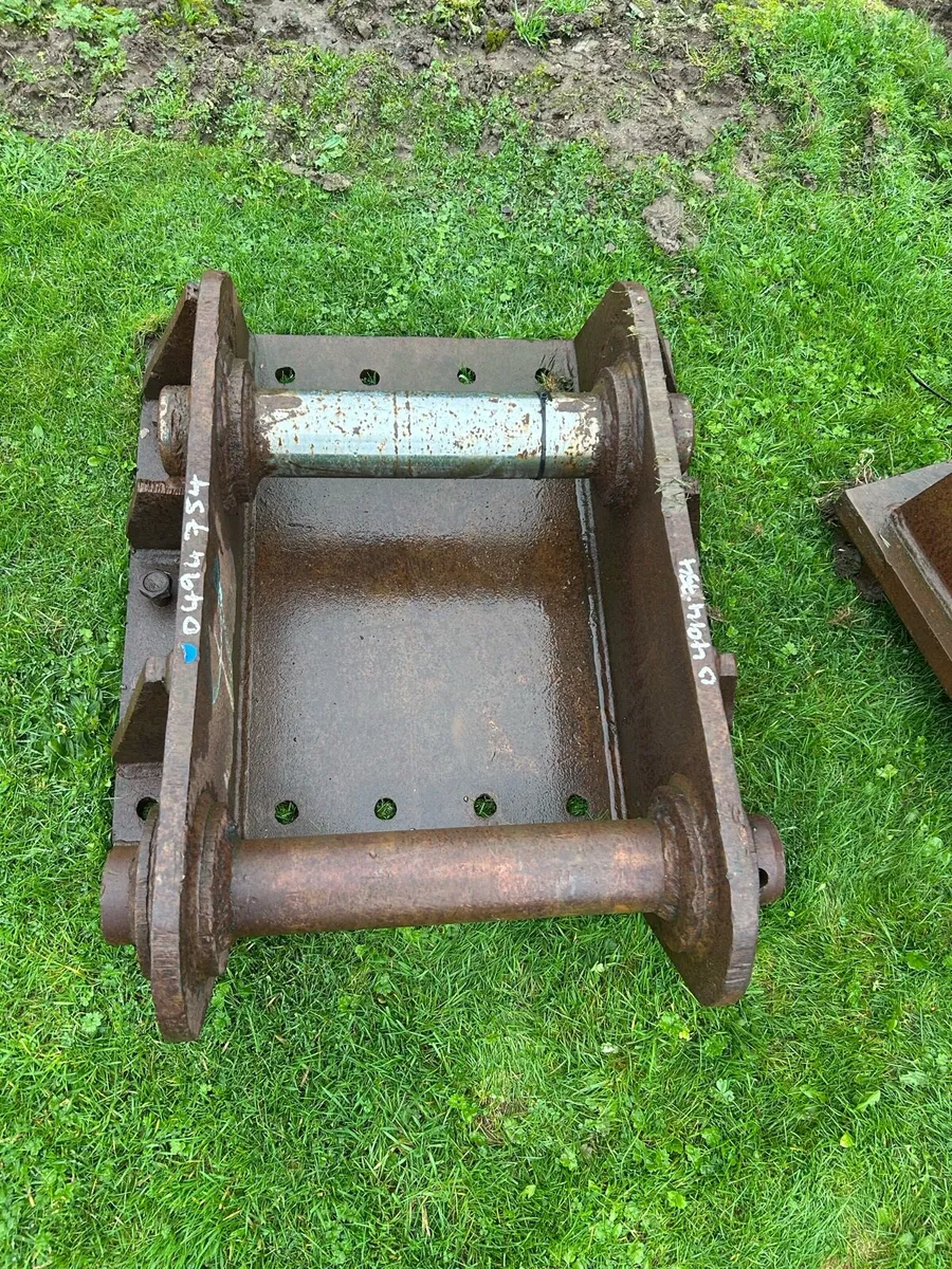 hammer cradles suit 30/ 40t diggers - Image 4