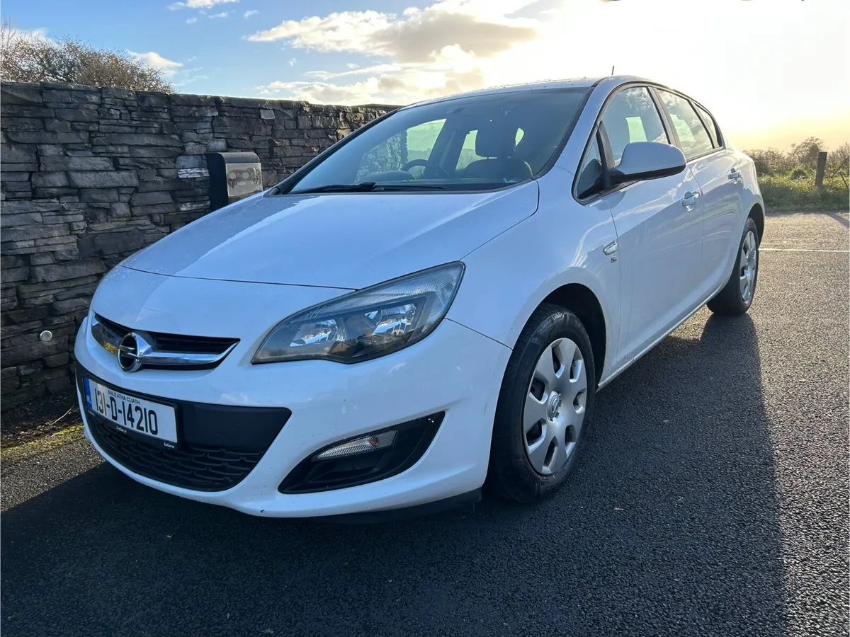 2013  Opel Astra 1.4 Petrol.. Very Low Mileage - Image 1