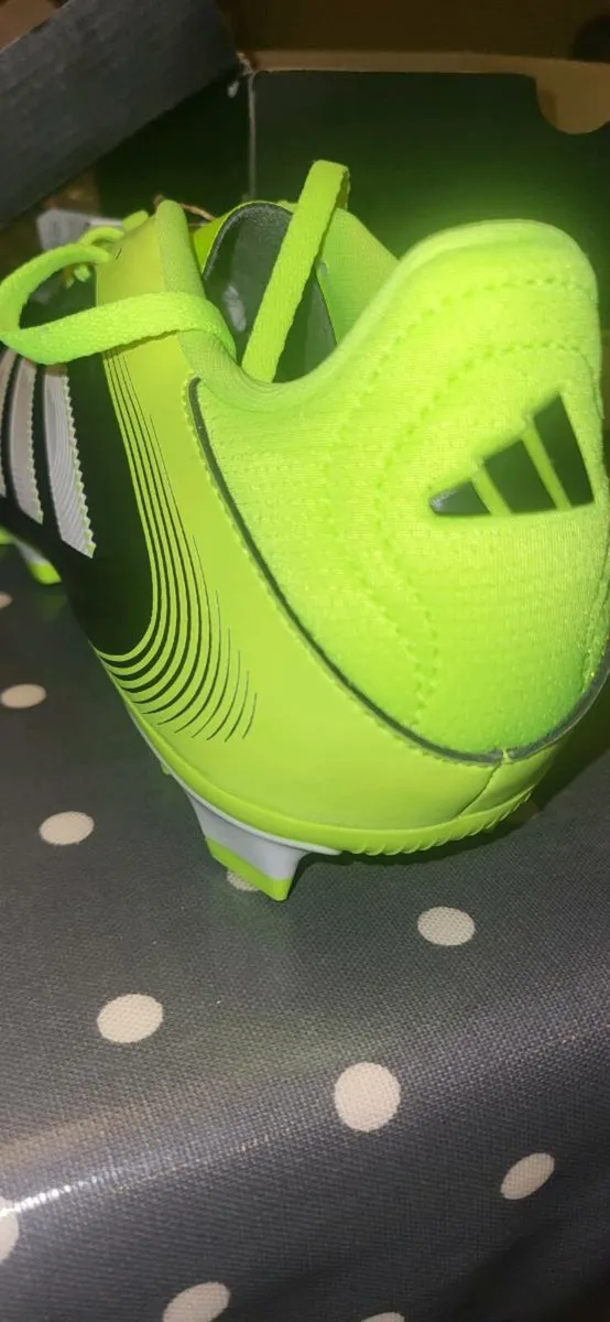 Football boots - Image 1