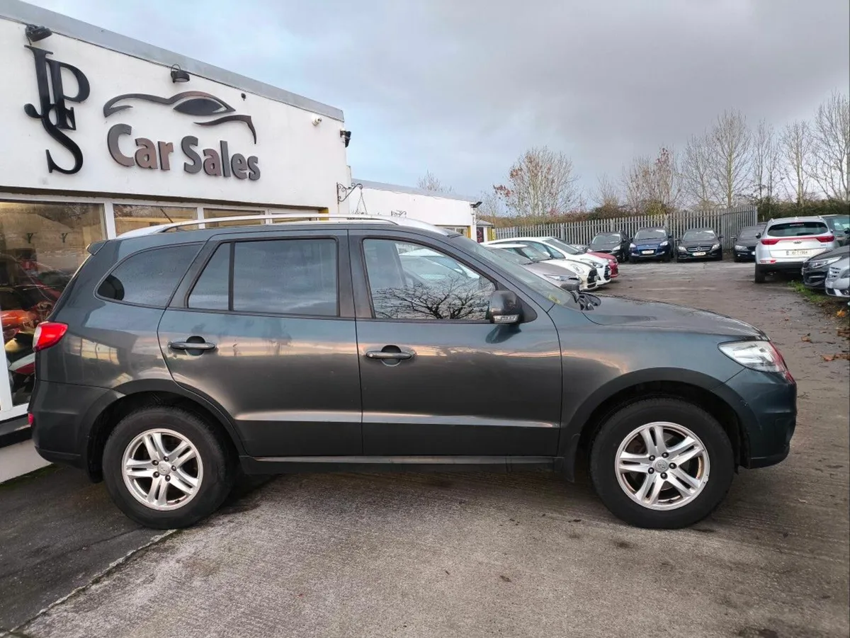 Hyundai Santa Fe 2.0 2WD 150hp Deluxe ESP - Image 4