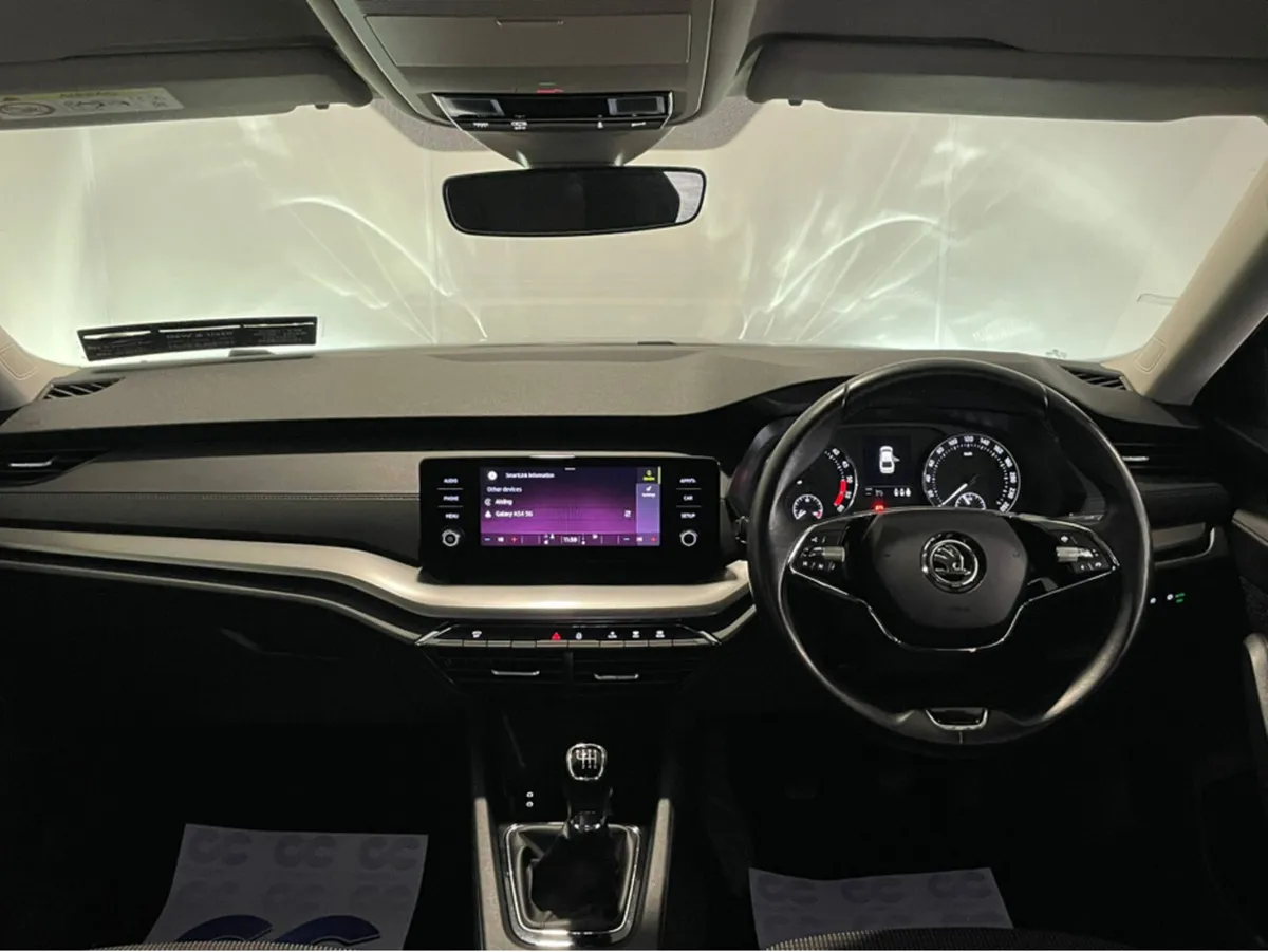 Skoda Octavia AMBITION 2.0 TDI 115HP 5DR - Image 3