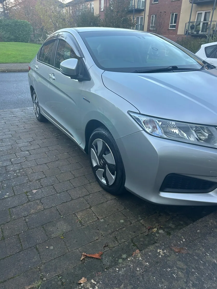 2017 Honda Grace • Automatic • Low Mileage - Image 2