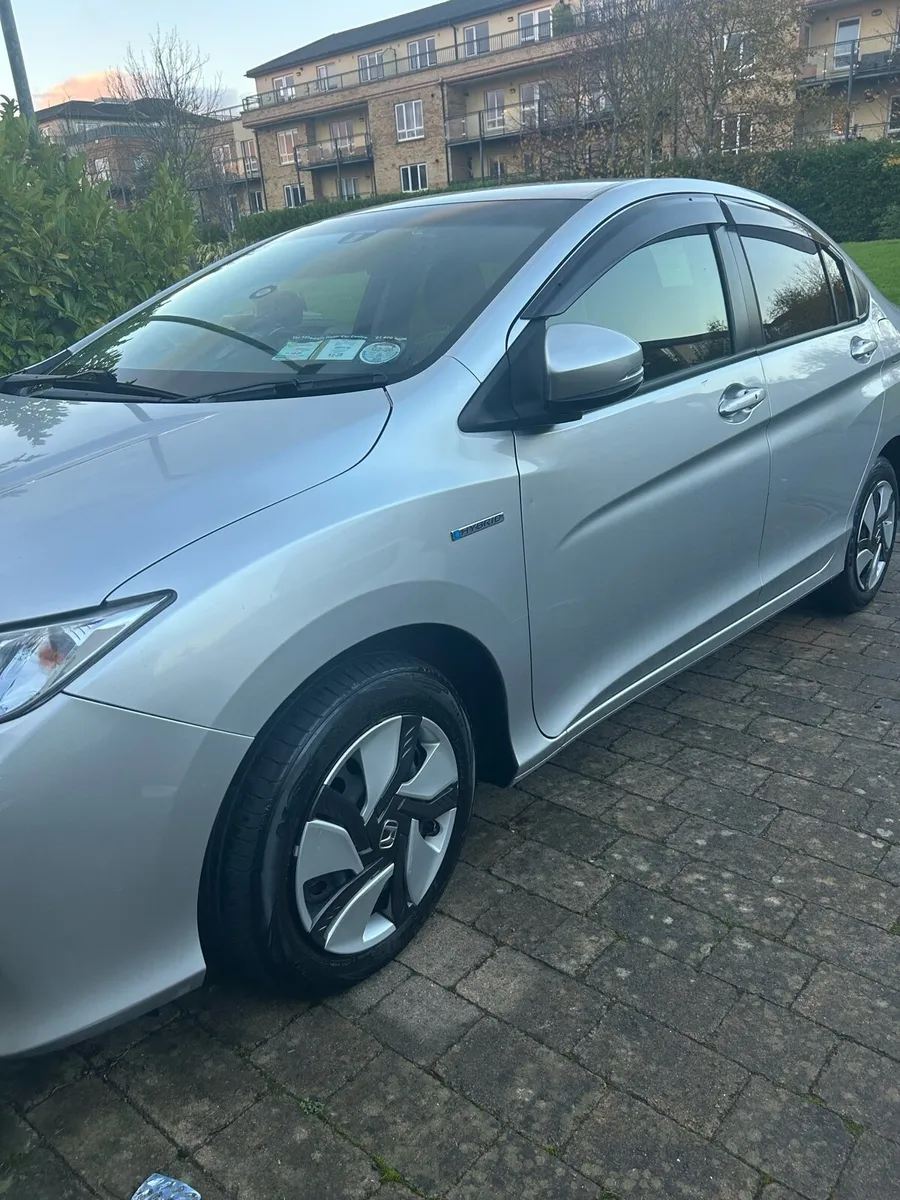 2017 Honda Grace • Automatic • Low Mileage - Image 3