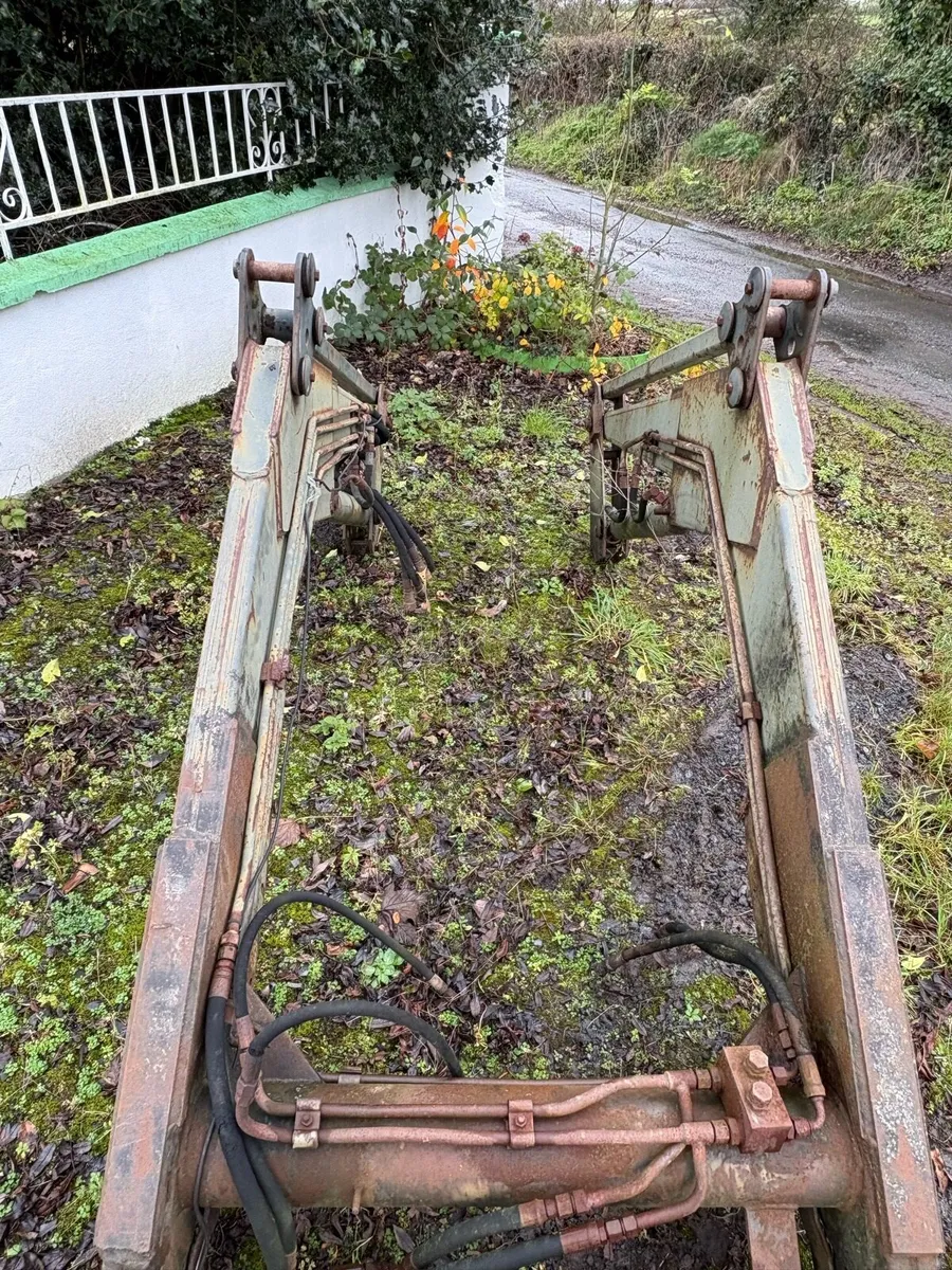 Tractor Loader - Image 3