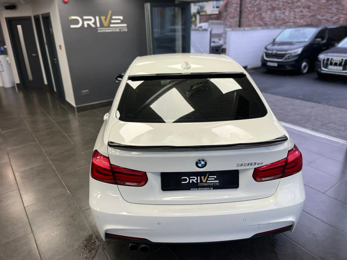 BMW 3-Series 2016 330e M-Sport Pro Pac - Image 4