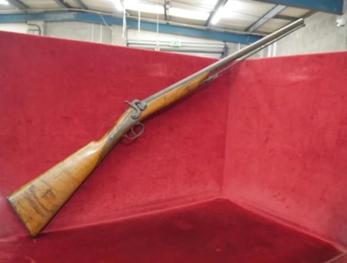 Antique muzzleloader wall hanger - Image 1