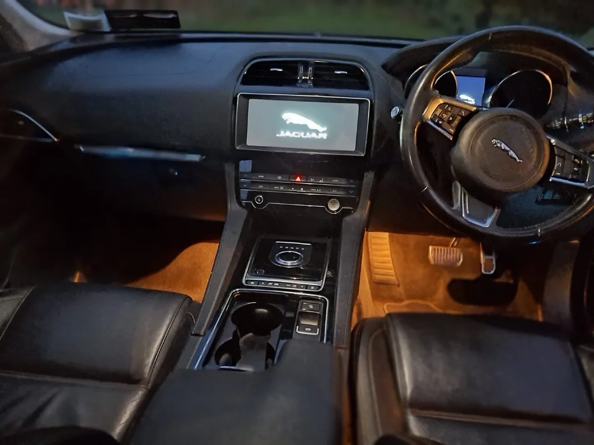 Jaguar F-Pace 2019 - Image 3