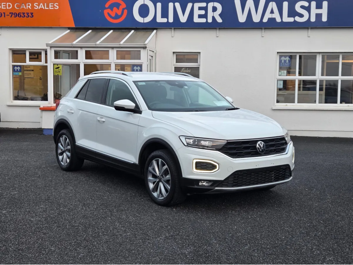 Volkswagen T-Roc 2.0 Diesel Auto. Style LOW MILEAG - Image 1