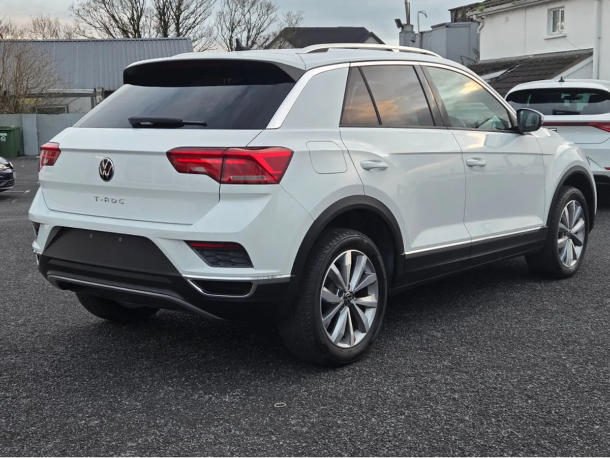 Volkswagen T-Roc 2.0 Diesel Auto. Style LOW MILEAG - Image 4