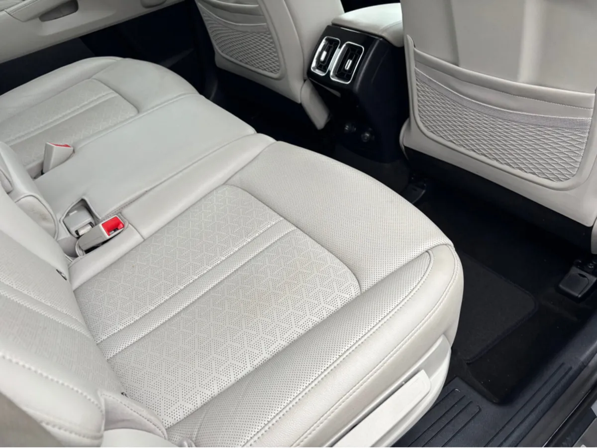 Kia Sorento K3 5P 5DR AUTO - Image 4