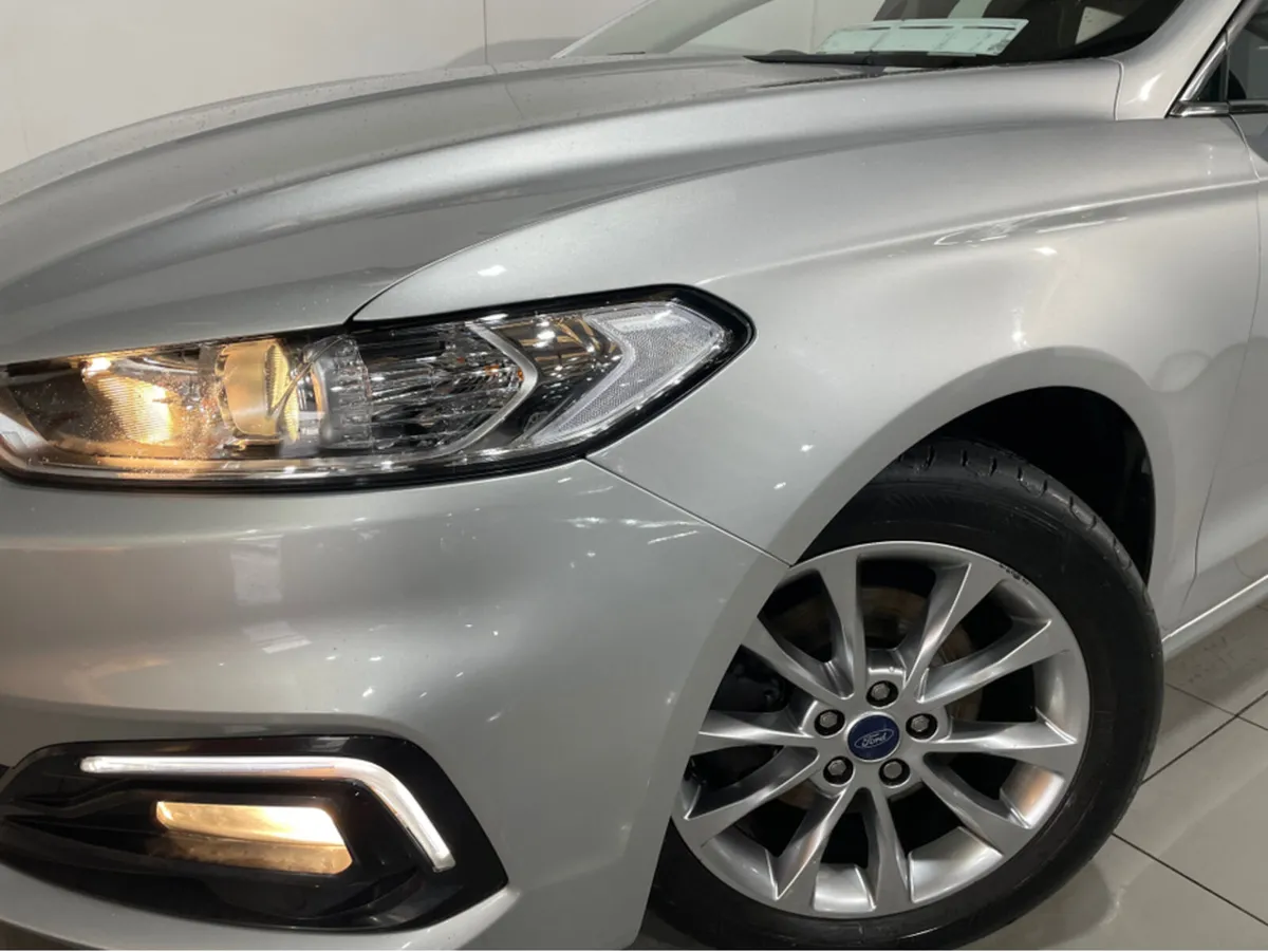 Ford Mondeo ZETEC ESTATE 2.0 DIESEL 150 BHP - Image 4