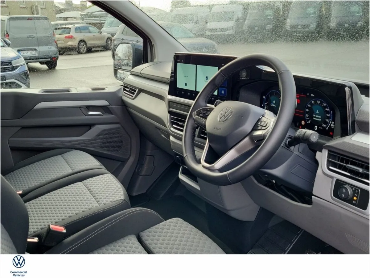 Volkswagen Caravelle Life 2.0 TDI 150BP 9 Seater - Image 3