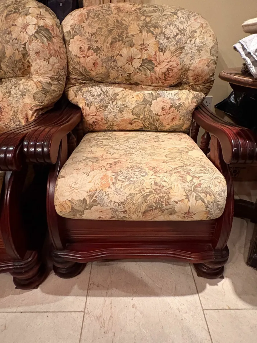 FREE suite of furniture - Image 2