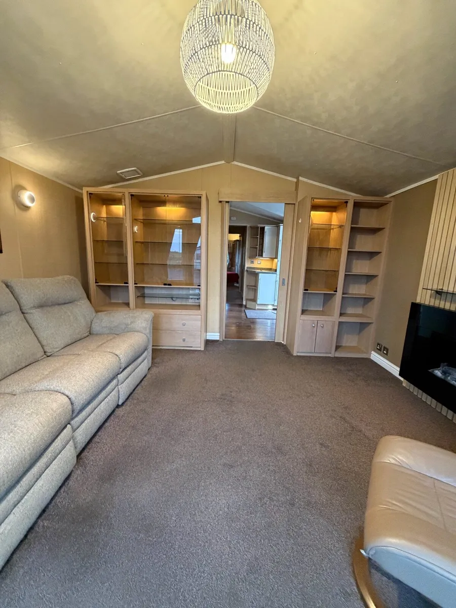 Willerby Vogue Connissiour 42 x 13.6 / 2 Bedroom - Image 3