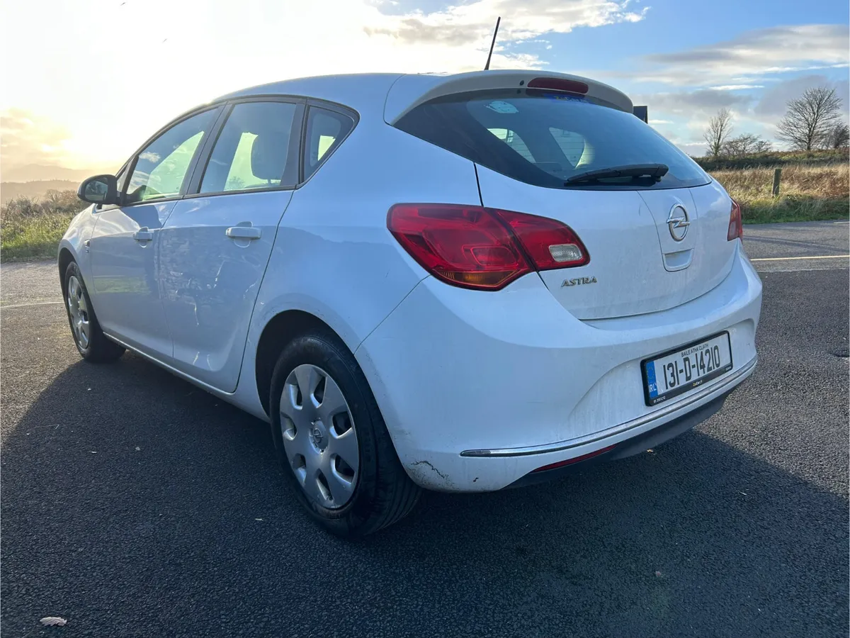 2013  Opel Astra 1.4 Petrol.. Very Low Mileage - Image 3