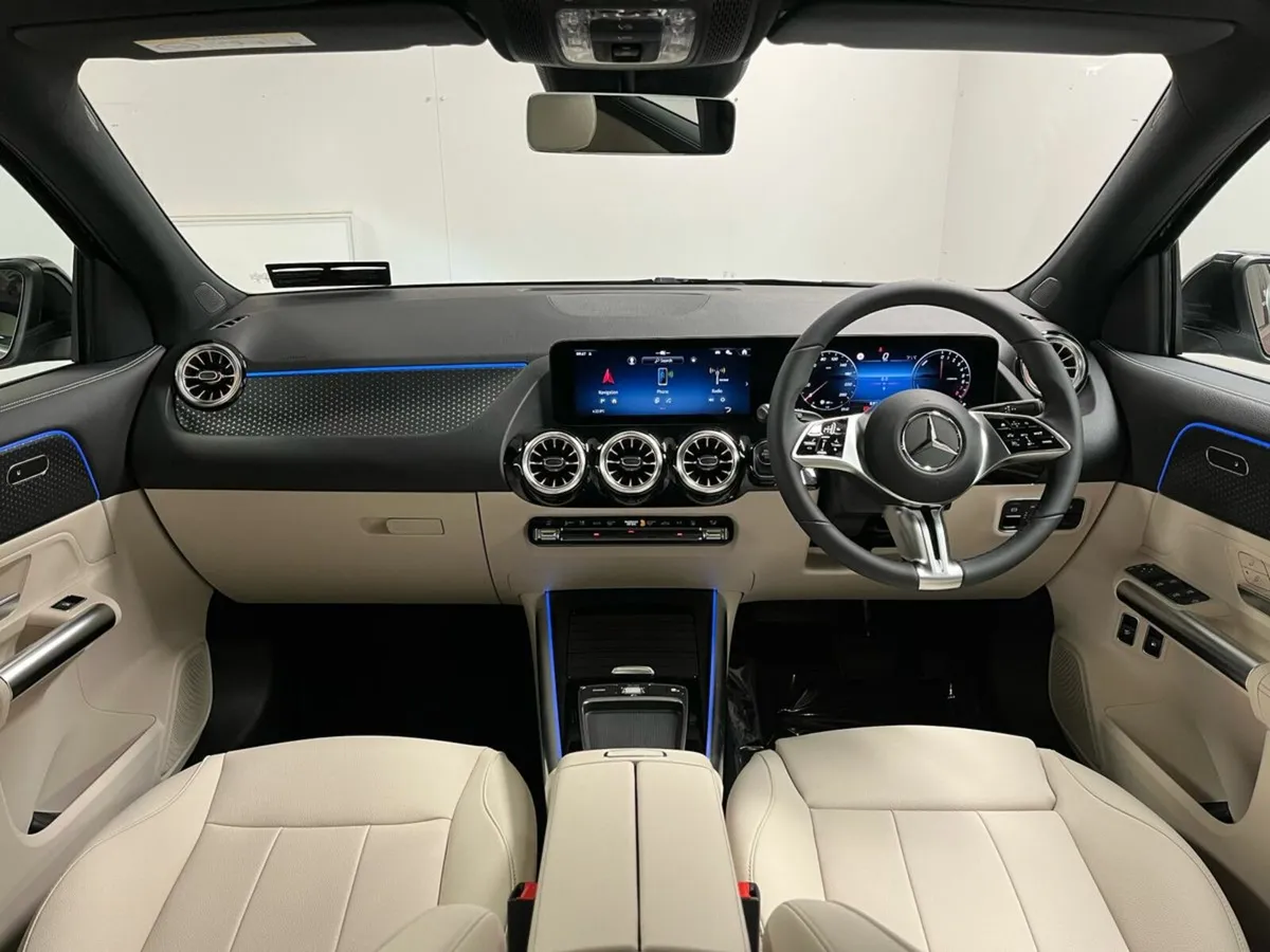 Mercedes-Benz GLA 250e Progressive - Reversing Cam - Image 4