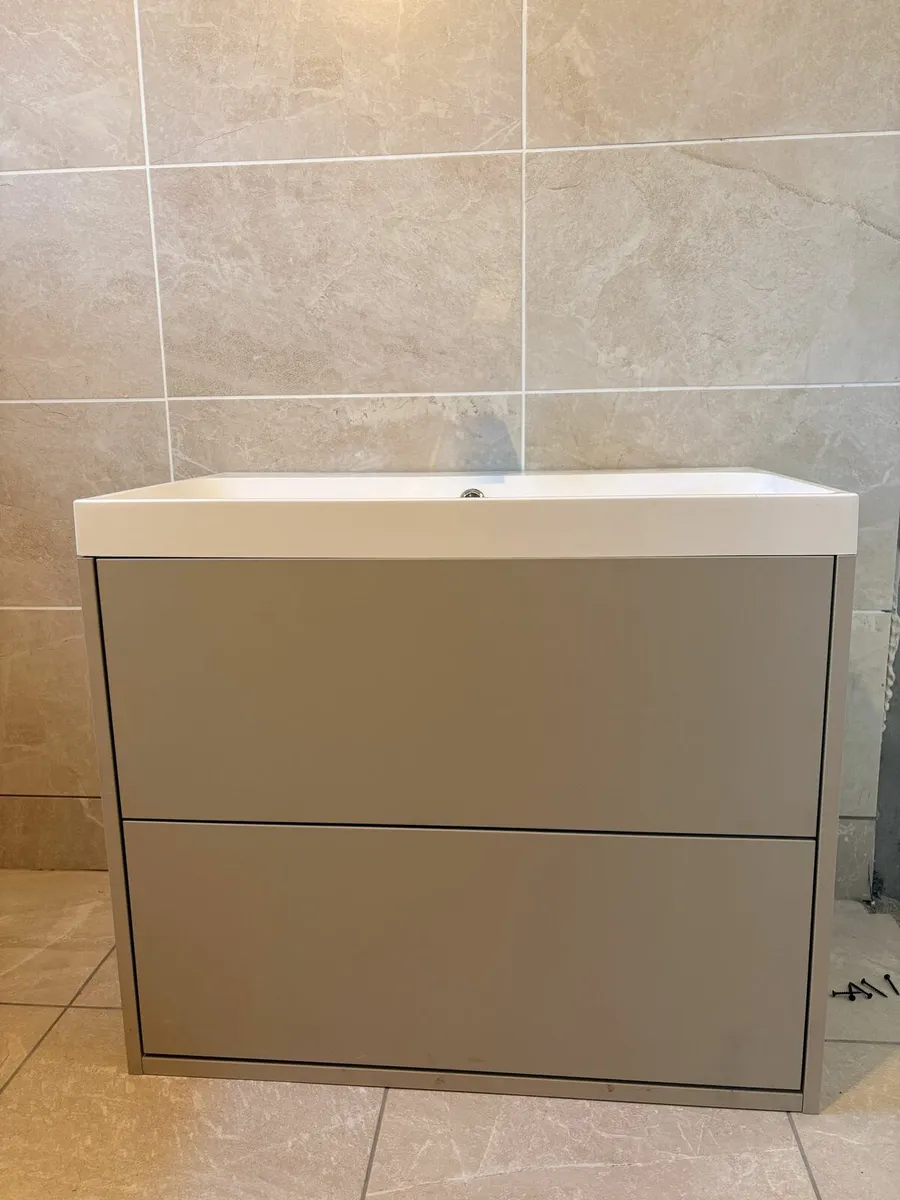 Wash stand with drawers and basin - Image 3