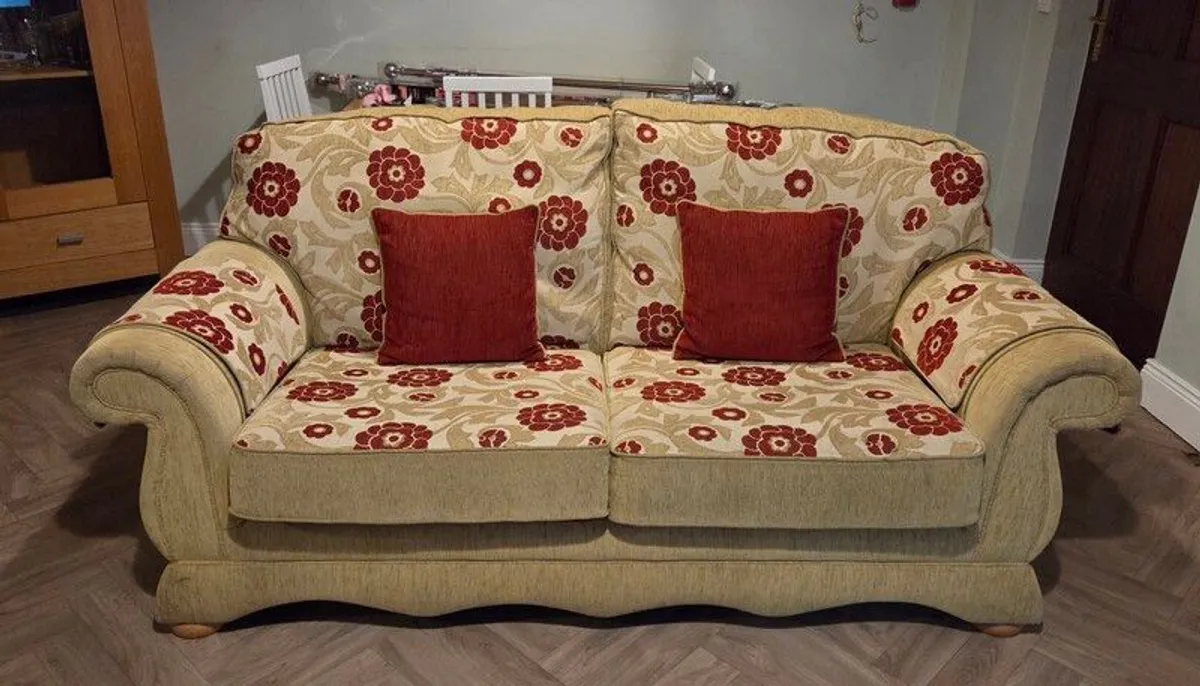 2 x Beautiful,  Comfortable Sofas - Image 2