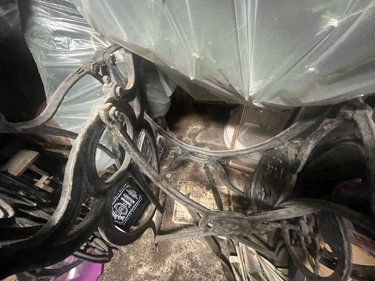 singer sowing machine bases - Image 1