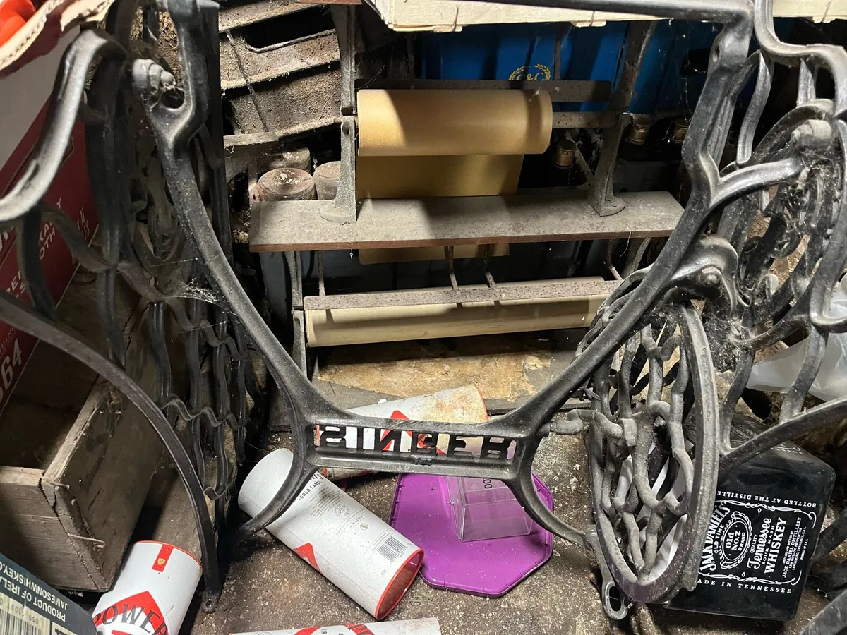 singer sowing machine bases - Image 3