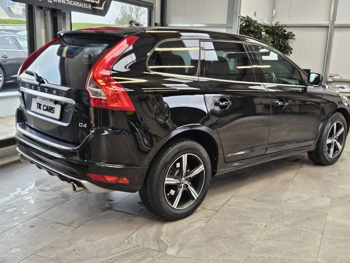 17 VOLVO XC60 R-DESIGN 190 BHP - Image 2