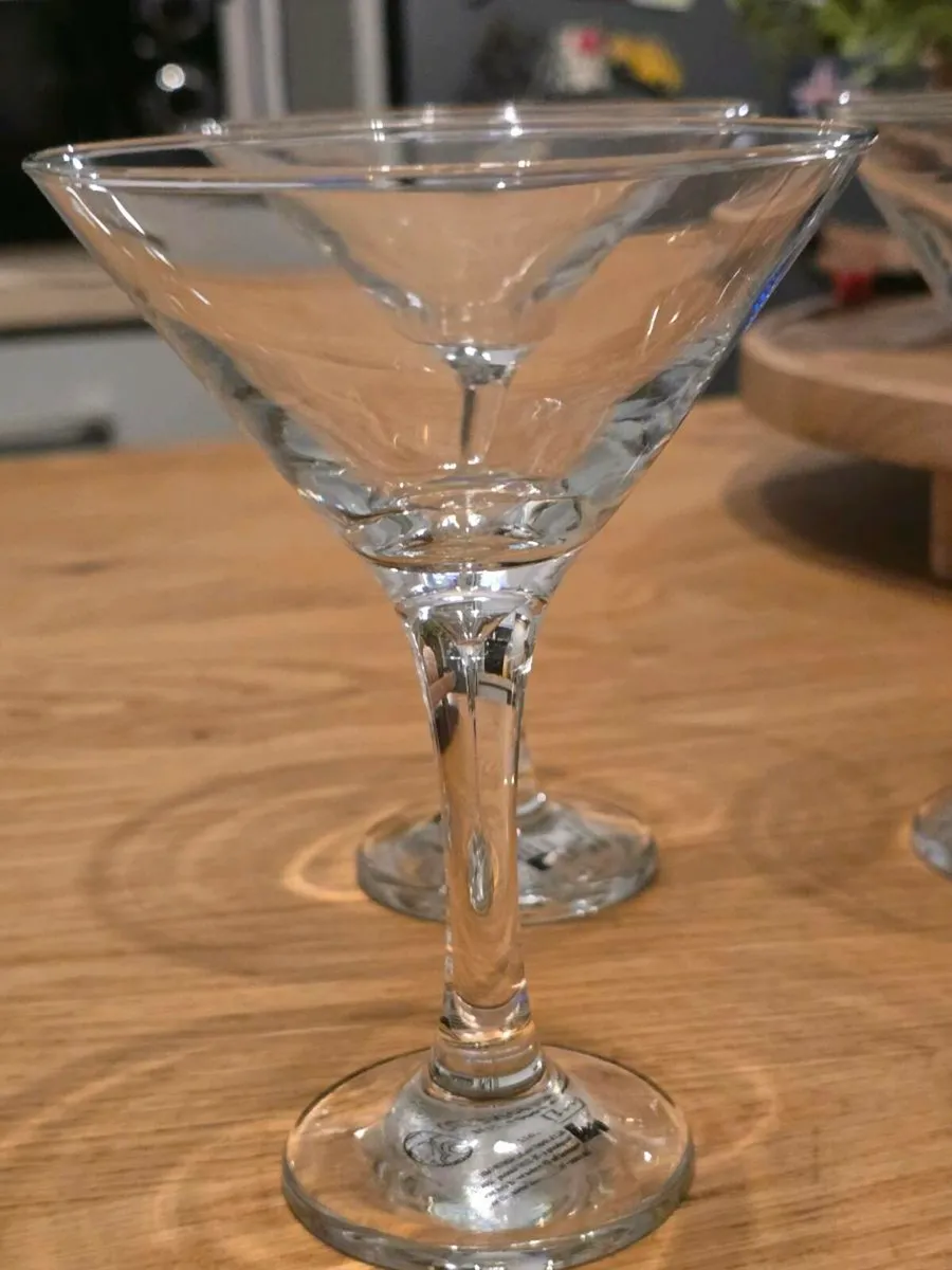 Martini glasses 🥂 x 4 - Image 1